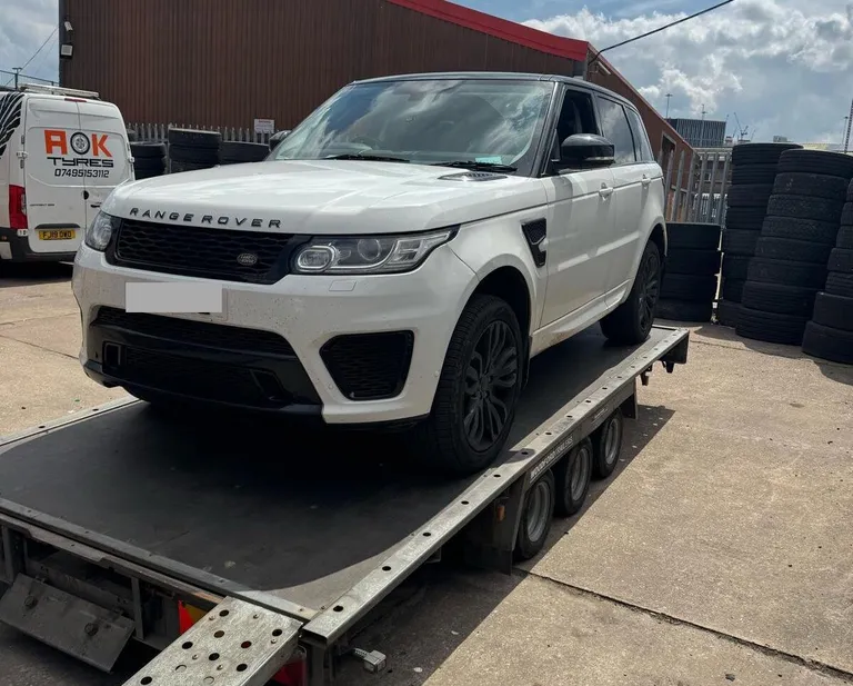 Range Rover on Recovery Bed